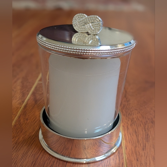 Wedgwood Vera Wang Infinity Silver Infinity Candle - Picture 2 of 6